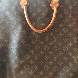 AUTHENTIC  Vintage Louis Vuitton Monogram Sac Plat